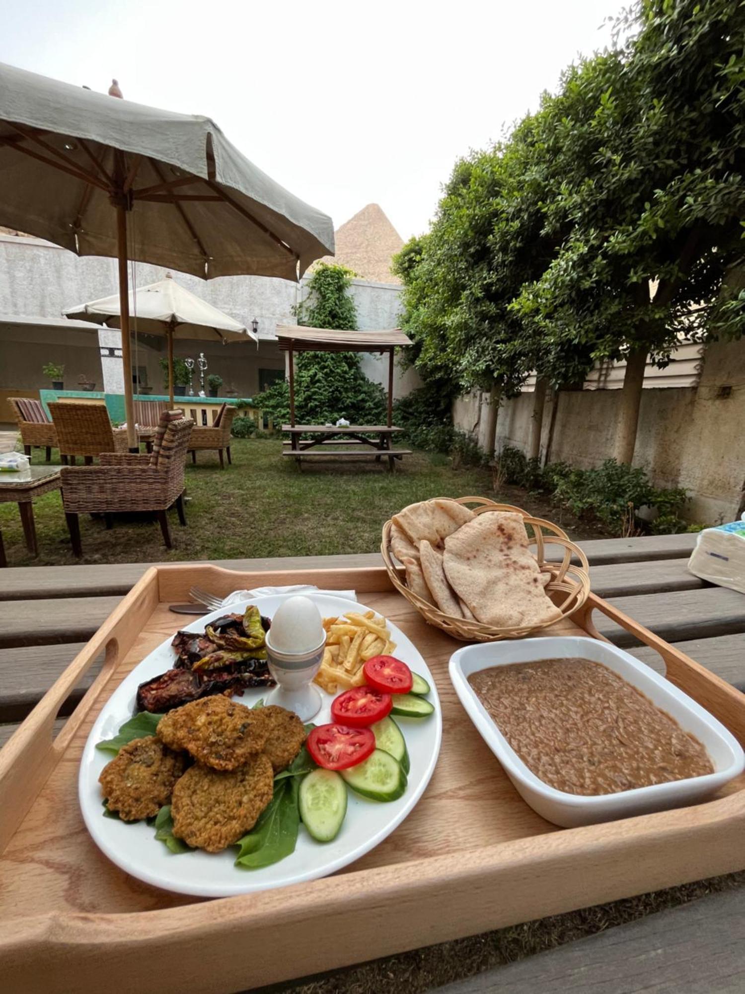 The Grand Pyramids View Hotel Kafret el-Gabal Buitenkant foto