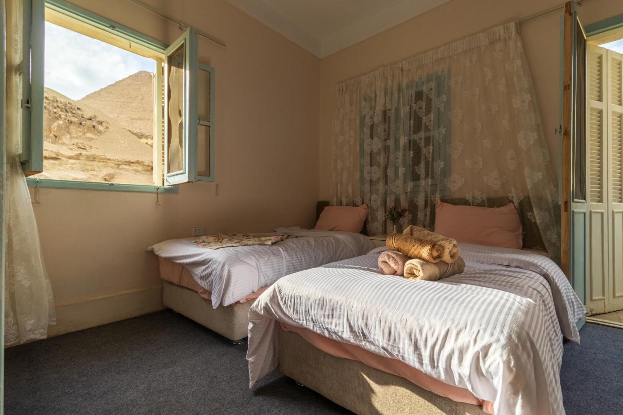 The Grand Pyramids View Hotel Kafret el-Gabal Kamer foto