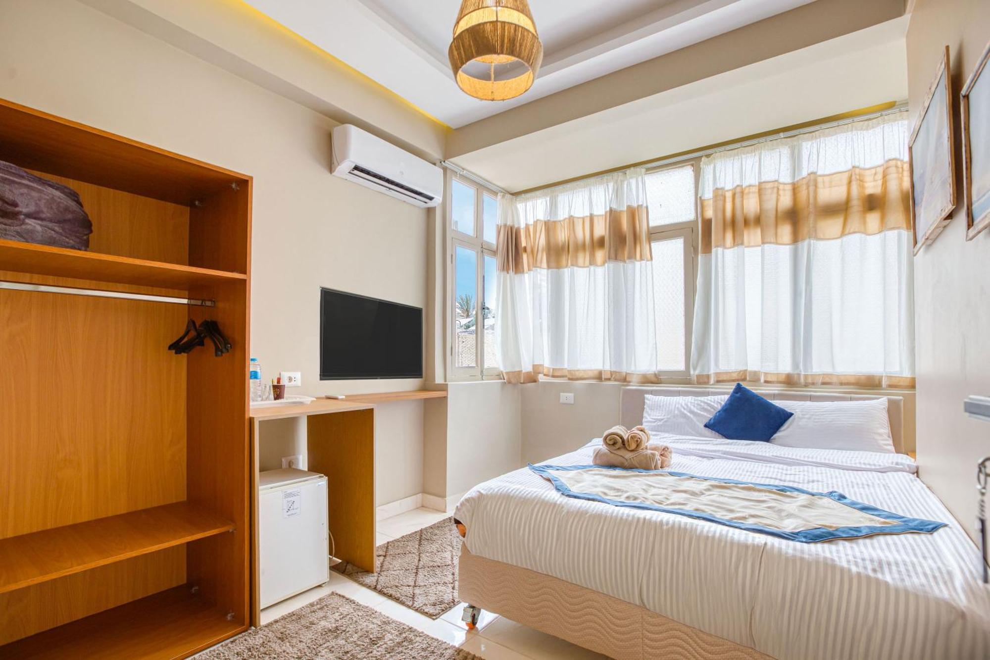 The Grand Pyramids View Hotel Kafret el-Gabal Kamer foto