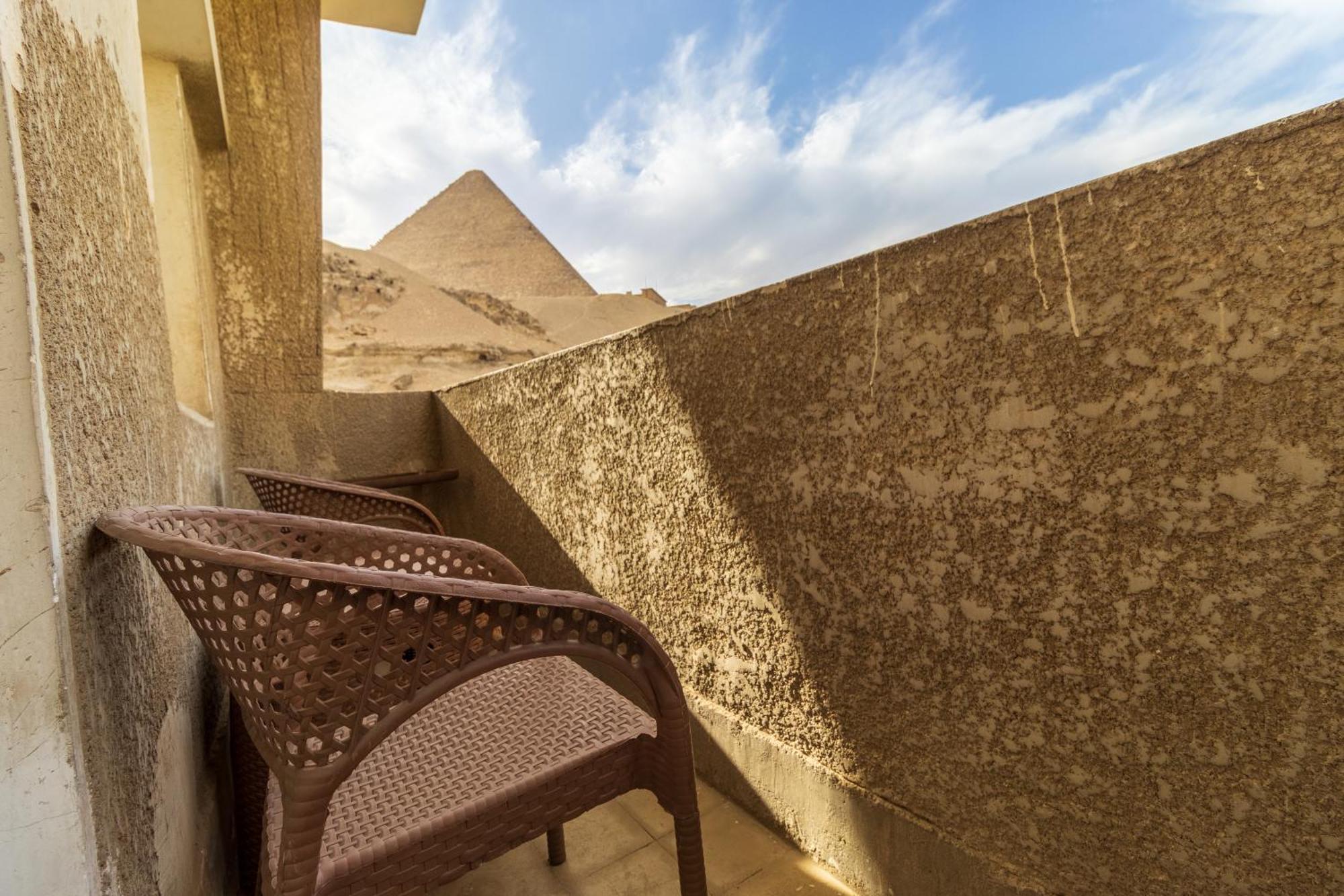 The Grand Pyramids View Hotel Kafret el-Gabal Kamer foto